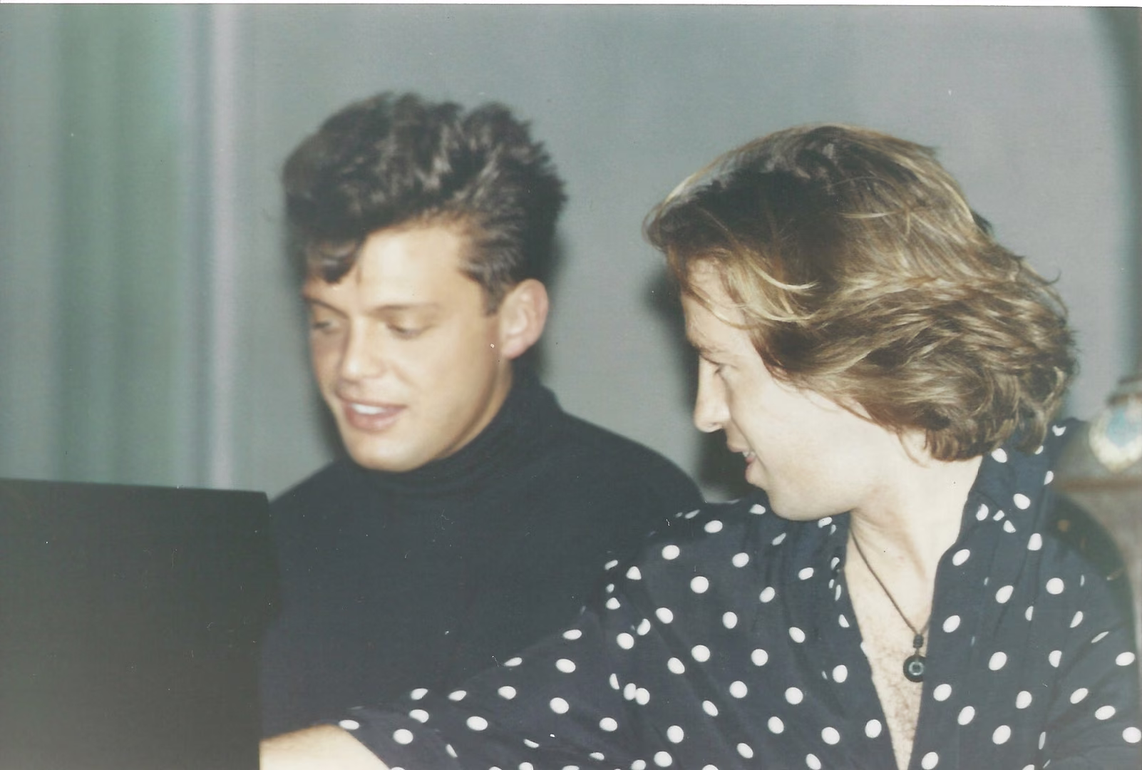 Benny Corral con Luis Miguel durante un rodaje
